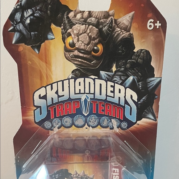 NWT Skylanders Trap Team: Fist Bump - Picture 5 of 5